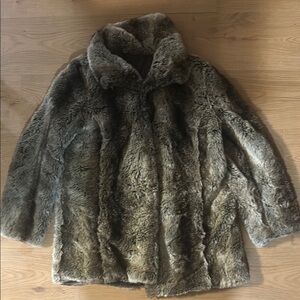 SOLD!!!Luxurious Faux Fur Coat in Brown